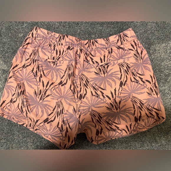 Madewell pink pull on shorts - Picture 3 of 5